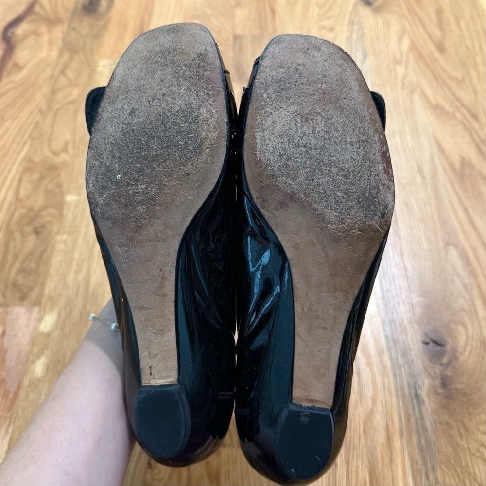 Stuart Weitzman Black Patent Leather Silver Buckle Peep Toe Flats Sz 6 - Picture 6 of 6